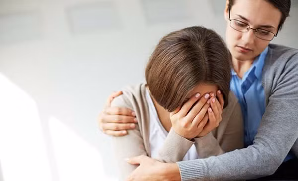 Khả năng kiểm soát cảm xúc không chỉ mang tới chỗ dựa tinh thần cho phụ nữ mà còn giúp nam giới xử lý sự cố tốt hơn. Đứng trước khó khăn, nam giới sẽ bình tĩnh để giải quyết sự việc, không để sự lo lắng, bất an làm ảnh hưởng.