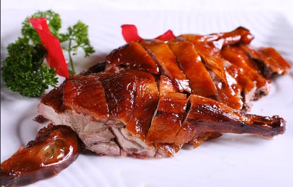 Đặc biệt, ức vịt sau khi bỏ da có lượng mỡ còn ít hơn nhiều, chỉ 1,5%. Điều này khiến ức vịt trở thành thực phẩm ít chất béo, giàu protein lý tưởng cho người muốn giảm cân.