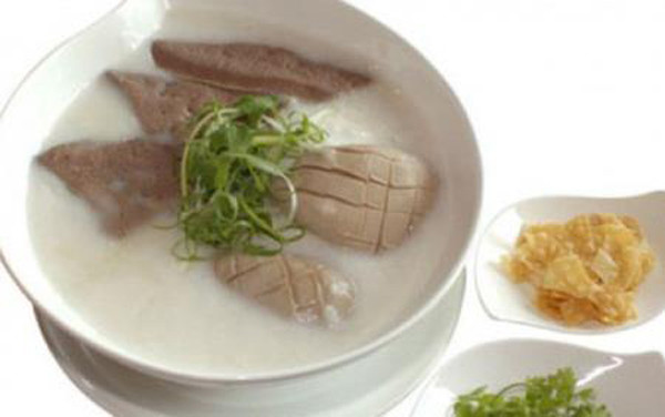 Chất lượng cuộc sống nâng cao, mọi người ngày càng chú ý đến việc giữ gìn sức khỏe. Nhiều người quan niệm ăn gì bổ nấy nên tích cực ăn thận để nhận tác dụng bổ thận tráng dương, tăng cường chức năng tình dục. (Ảnh minh họa)