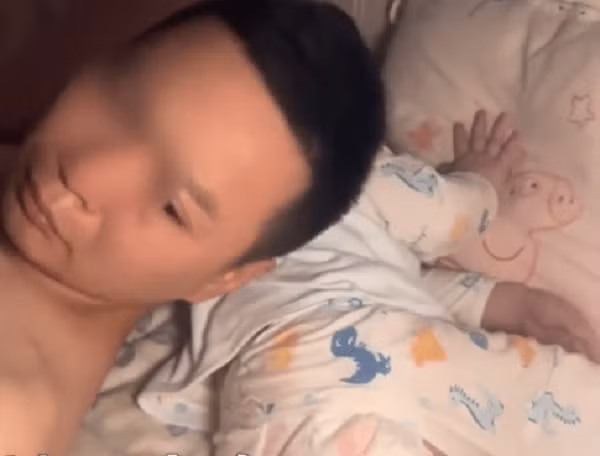 Nua dem tinh day khong thay con, me tai mat nhin canh truoc mat-Hinh-2