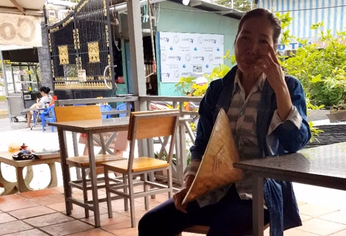 Chị Thanh thấy đau lòng khi vụ cháy khiến 13 người chết. Ảnh: Lê Trai.