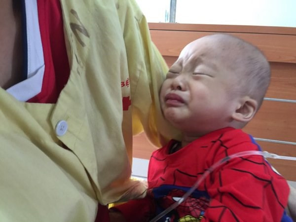 Bé đang rất cần sự giúp đỡ của cộng đồng