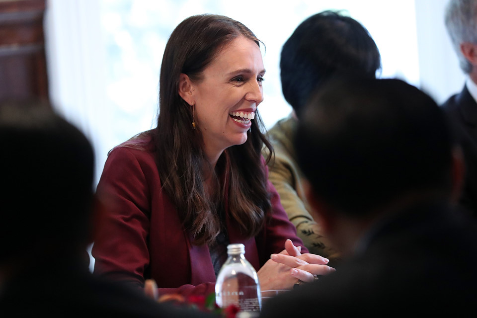 Bà Ardern từng đến Đà Nẵng hồi tháng 11/2017 để tham dự Tuần lễ Cấp cao APEC, không lâu sau khi bà nhậm chức thủ tướng New Zealand. Bà là lãnh đạo nữ thứ ba tại đảo quốc. Ảnh: Getty.