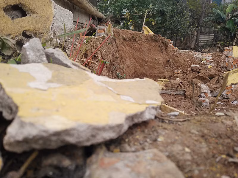 Chủ tịch UBND xã Thanh Liệt khẳng định: Mộ chôn tập thể này là vô danh.