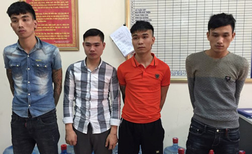 Nhóm đối tượng tại cơ quan công an.