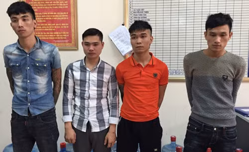 Nhóm đối tượng tại cơ quan công an.