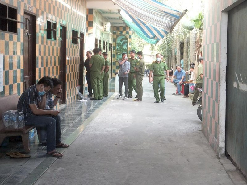 Su that kinh hoang ve doi nam nu chet trong nha nghi