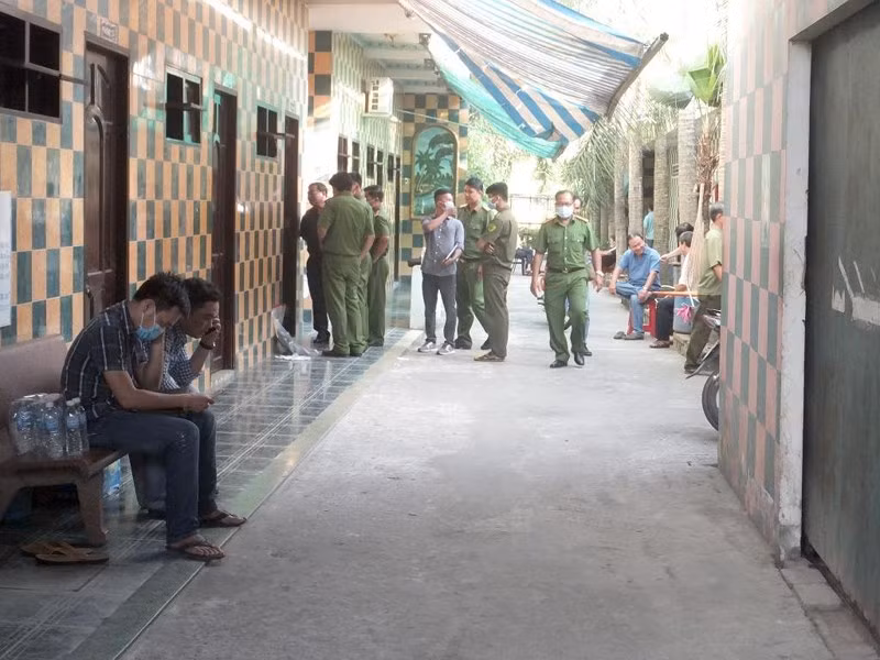 Su that kinh hoang ve doi nam nu chet trong nha nghi