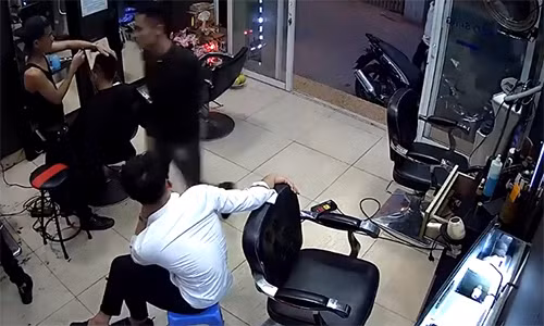 Hiện trường vụ việc. Ảnh cắt từ clip.