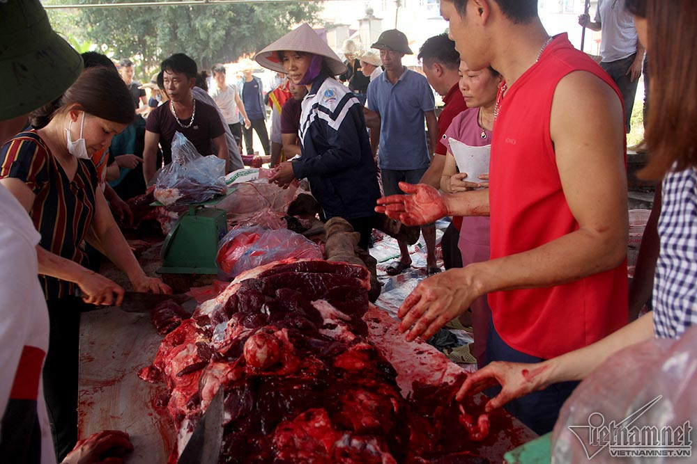 Thịt trâu đoạt giải nhất được bày bán