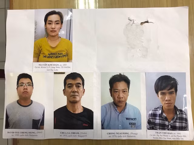 Hình ảnh nhóm 5 nghi phạm bị bắt giữ. Ảnh: CAND.