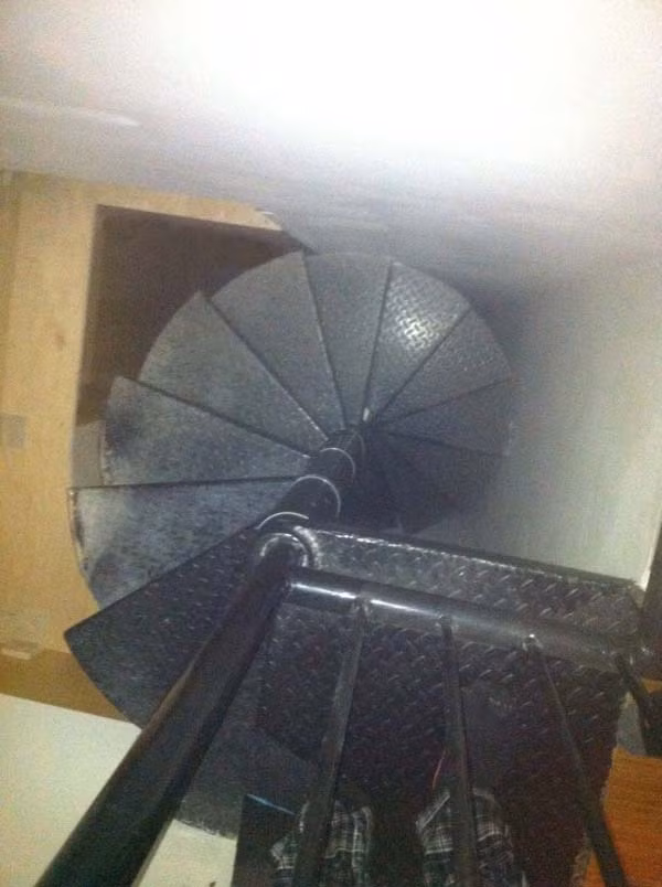 Tuy nhiên, có một khoảng trống được dựng lên ở lưng chừng.