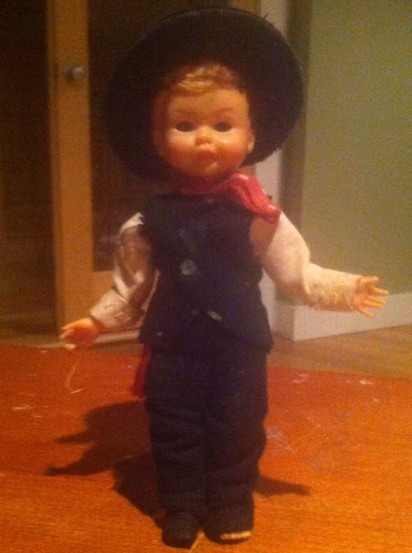 Sau khi phát hiện ra bí mật ẩn giấu trong phòng, gia đình đã báo cảnh sát. Tuy nhiên danh tính người đã sống trong khoảng trống vẫn chưa được tìm ra. Có thể, người này đã rời đi mãi mãi khi bí mật bị lộ.