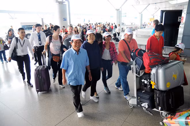 Hàng nghìn du khách mua tour đi du lịch nước ngoài dịp tết Nguyên đán 2018