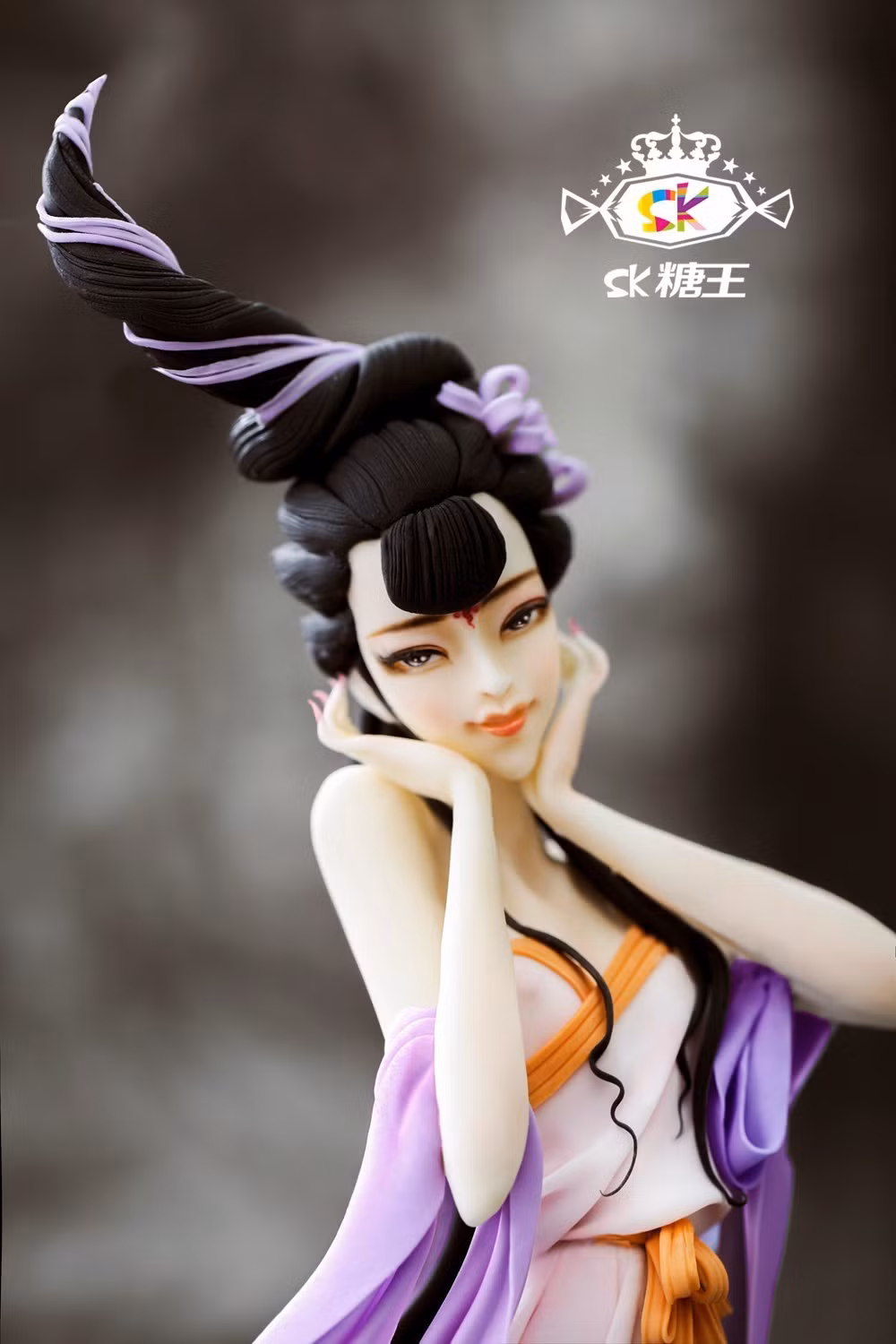 Sau khi hình ảnh những chiếc bánh mỹ nhân của Chu Nghị được lan truyền trên mạng xã hội, nhiều người vì ngưỡng mộ tài năng của ông vua ngọt ngào này đã tìm lại những tác phẩm cũ của anh.