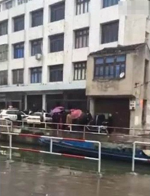 Địa điểm tìm ra xác của người đàn ông trên trần nhà vệ sinh.