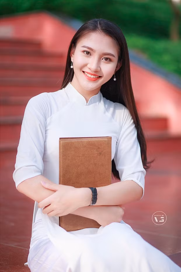 Cứ mỗi điểm trường đi qua, cuộc thi Hoa khôi Sinh viên Việt Nam 2017 lại có thêm nhiều gương mặt sáng giá, để lại những ấn tượng sâu sắc. Trong buổi casting tại trường Đại học Lâm nghiệp, Hà Ngọc Thủy Tiên là một trong những thí sinh nổi bật.