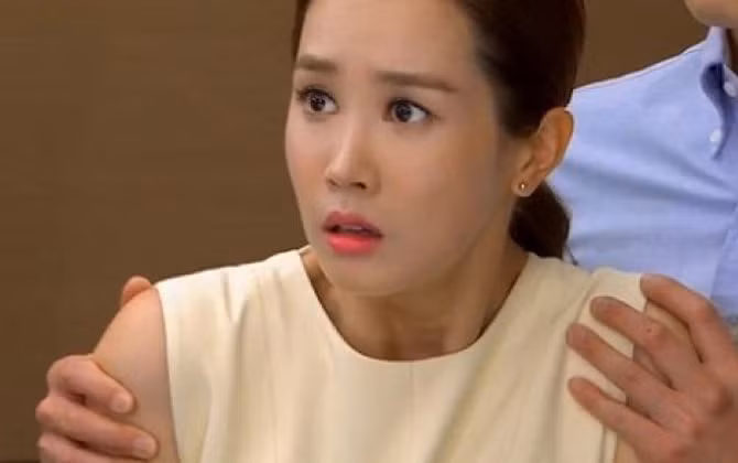 Tôi sững sờ khi nghe bố chồng quát rằng đang rước độc vào nhà. Ảnh minh họa