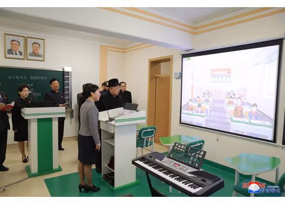 Theo Rodong Sinmun, Đại học Sư phạm Bình Nhưỡng thành lập tháng 9/1968, là một trong những trường đại học được ưu tiên hàng đầu tại quốc gia được cho là bí ẩn nhất thế giới.