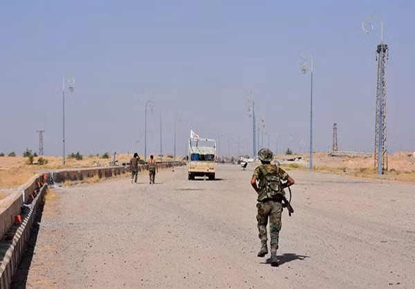 Ngoài ra, quân đội Syria cũng đã giành lại quyền kiểm soát đỉnh đồi Tal Kroum sau các cuộc giao tranh ác liệt với phiến quân IS. Ảnh: FNA.