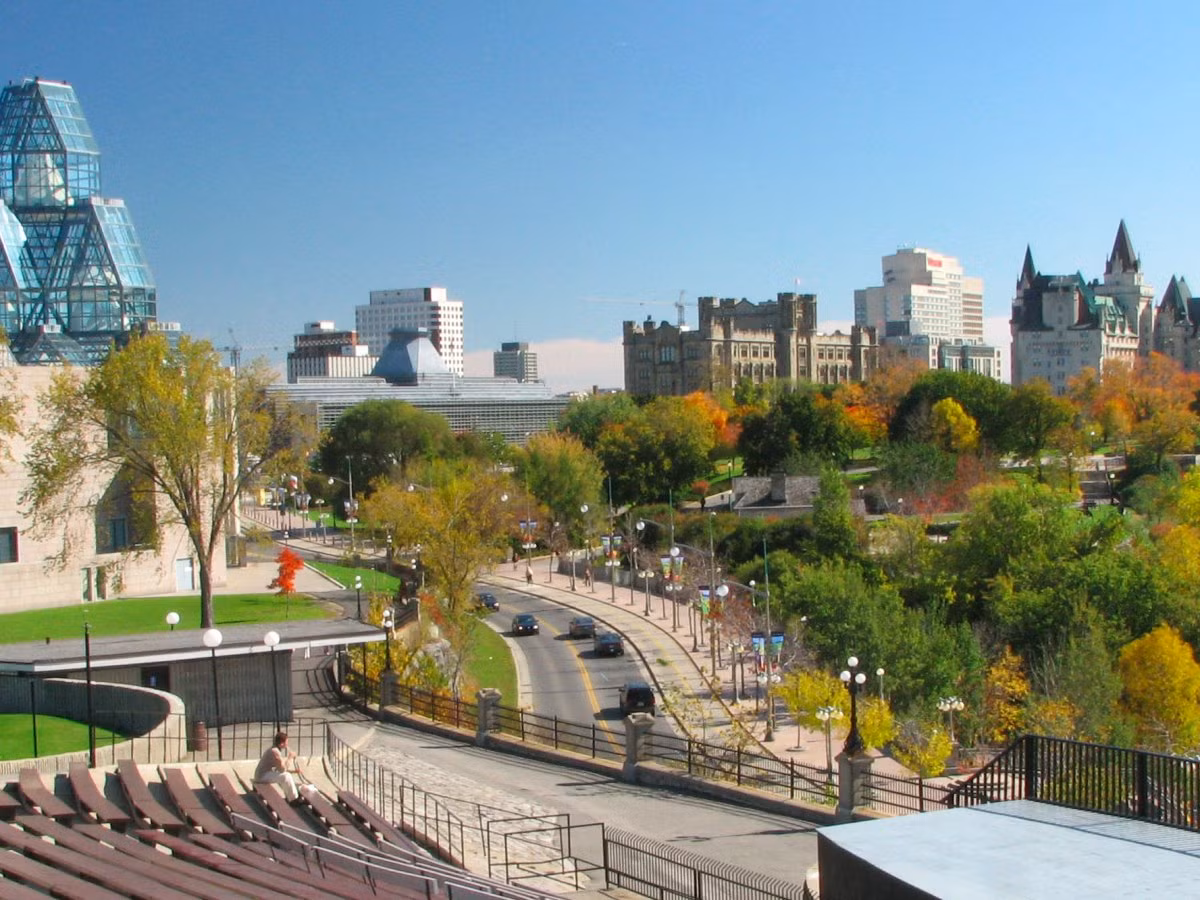 Người lao động nước ngoài ở Canada chia sẻ cuộc sống ở đây rất ổn định, an toàn và thân thiện. Ảnh: BI.