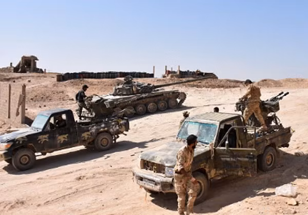 Anh: Phien quan IS ben bo vuc sup do o Deir Ezzor-Hinh-4