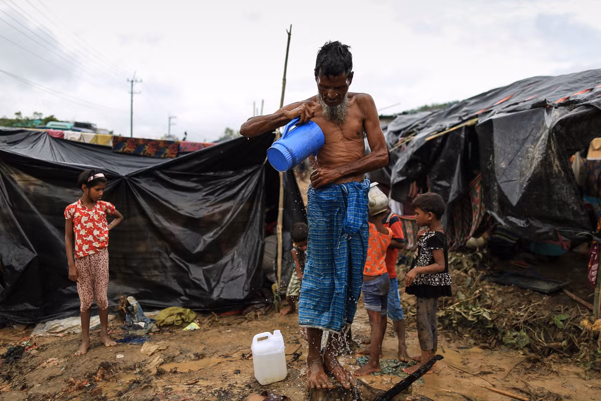 Cuộc sống của người Rohingya trong các khu trại tạm bợ ở Bangladesh thiếu thốn đủ đường. Ảnh: AJ.