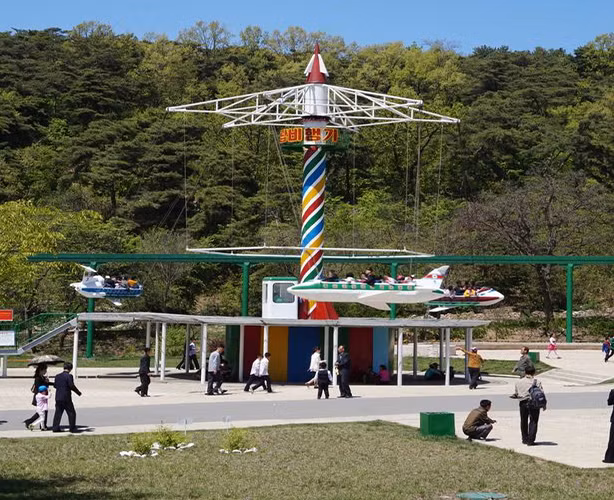 Một góc bên trong công viên giải trí Taesongsan. Ảnh: Mirror.