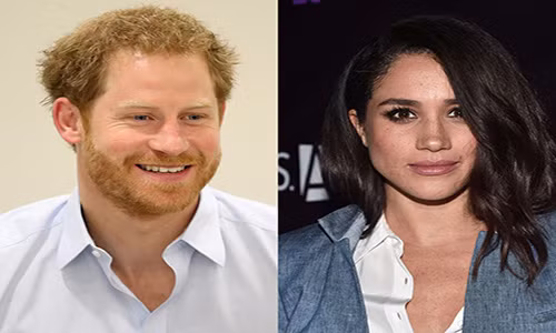 Hồi tháng 7/2017: Hoàng tử Harry được cho là đã tặng một nửa bức tranh có tên “Everybody Needs Somebody To Love” cho bạn gái Meghan. Ảnh: Insider.