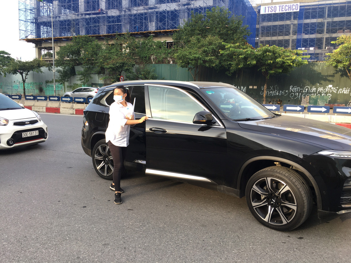 Các thí sinh cũng trang bị cho mình khẩu trang.