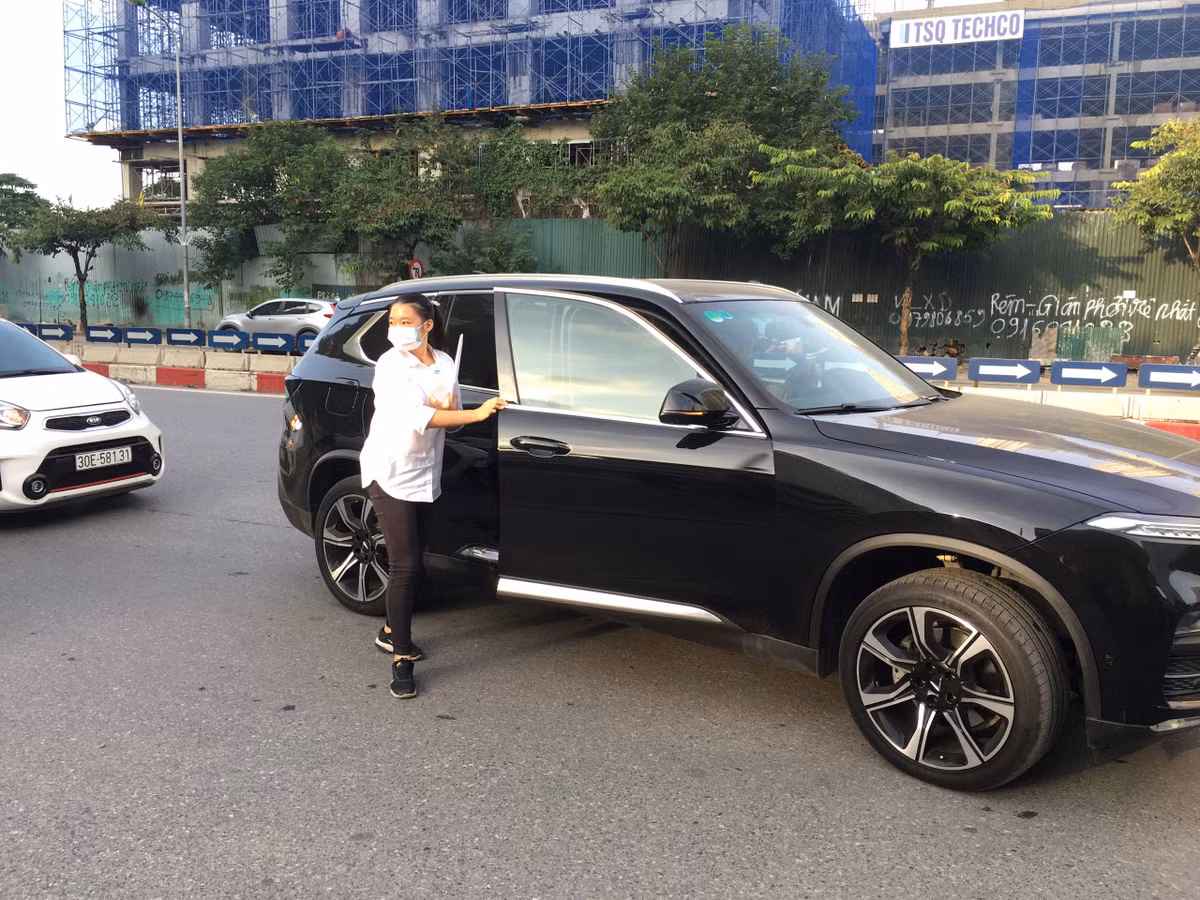 Các thí sinh cũng trang bị cho mình khẩu trang.