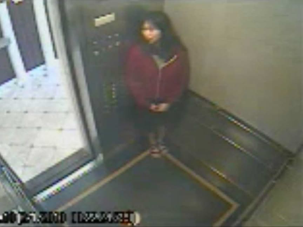 7. Lisa Lam, một sinh viên Mỹ, biến mất và sau đó được tìm thấy trong bể nước tại khách sạn Cecil, Los Angeles. Trước cái chết bí ẩn này, cô ghi lại một loạt hành động kỳ quái trong một thang máy qua bức ảnh.