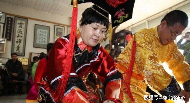 Mặc dù có giá trị vô cùng lớn, nhưng người đàn ông chủ nhân của hiện vật từ chối giao nó lại cho nhà nước.