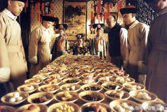 Từ Hi Thái hậu nổi tiếng với cuộc sống xa hoa và thượng lưu của mình.