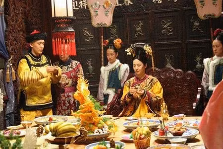 Bà chỉ chấp nhận nước suối tốt nhất cho cung đình, ví dụ như nước núi Ngọc Tuyền ở Bắc Kinh.