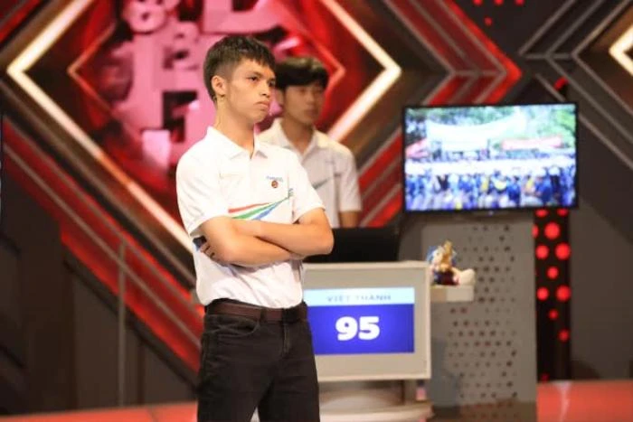 BTC Olympia 2023 noi gi ve hanh dong 'nhuong' cau hoi cua Minh Triet?