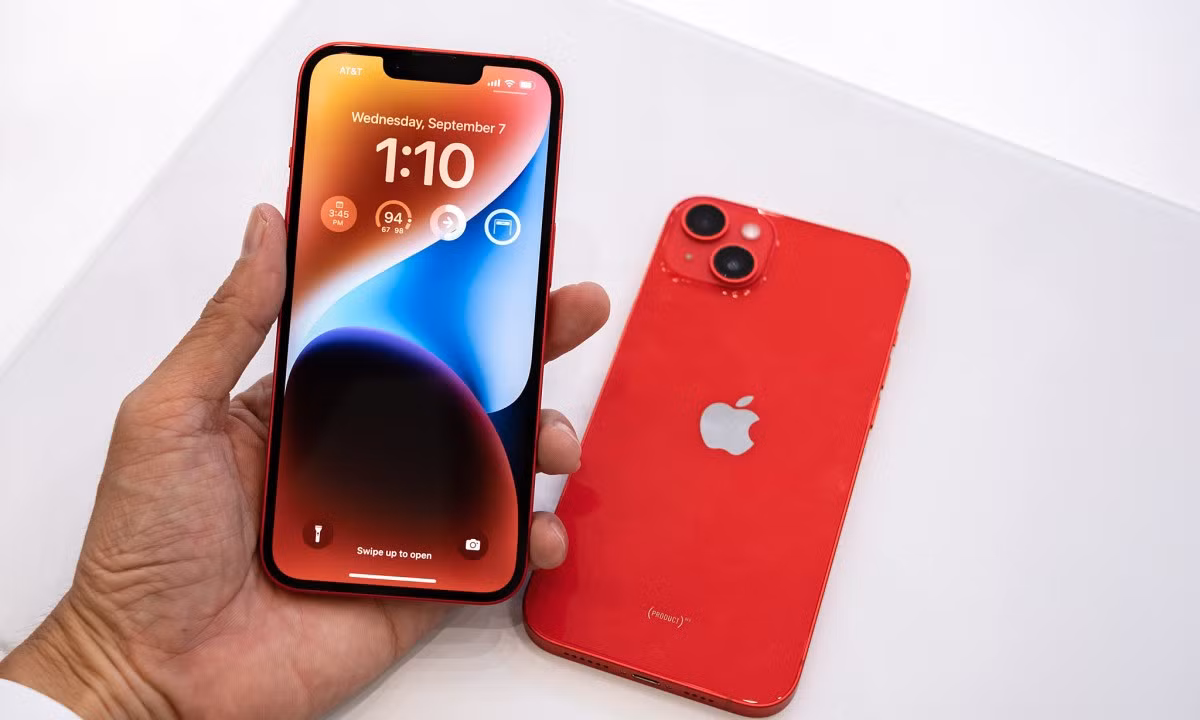 Dự kiến, phiên bản màu đỏ có thể xuất hiện cho iPhone 15 và iPhone 15 Plus vào đầu năm 2024, nhằm tạo sự thú vị và tăng doanh số bán hàng