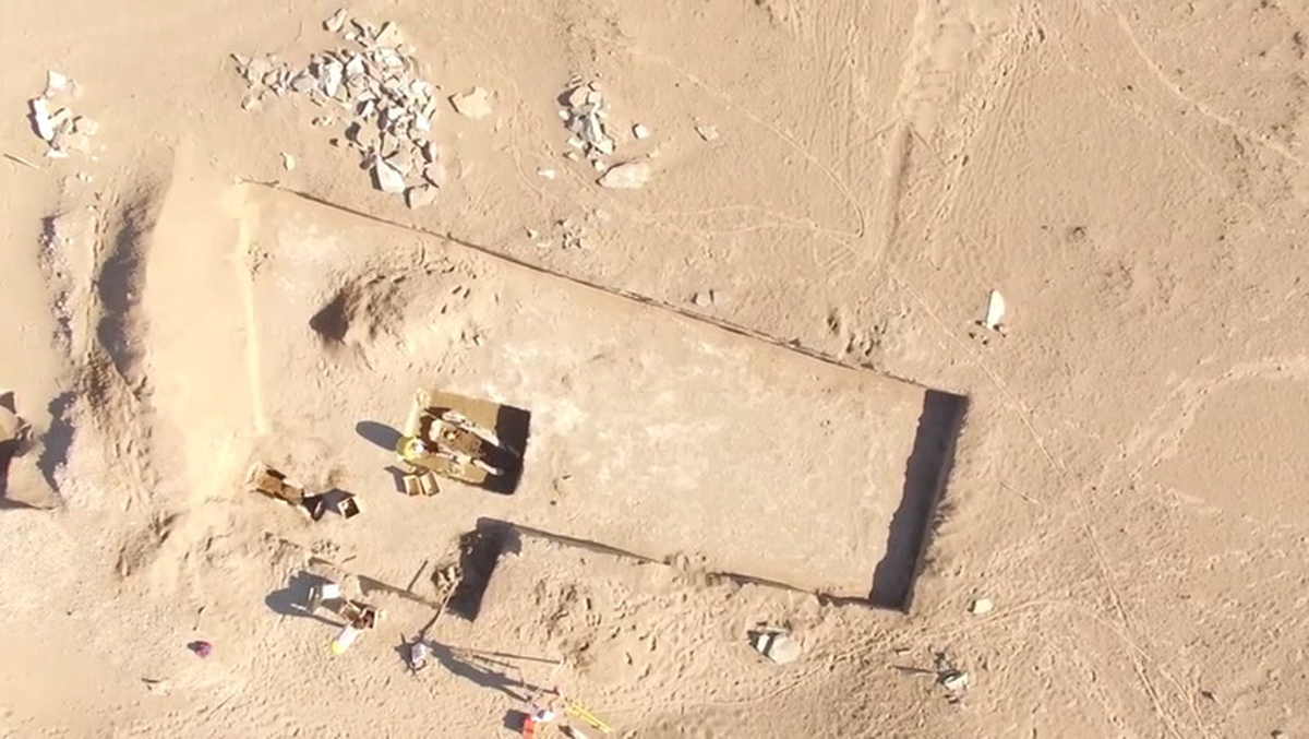 Ngôi mộ này được định niên từ thời kỳ của những người Hung Nô, tức là cách đây gần 2.200 năm.