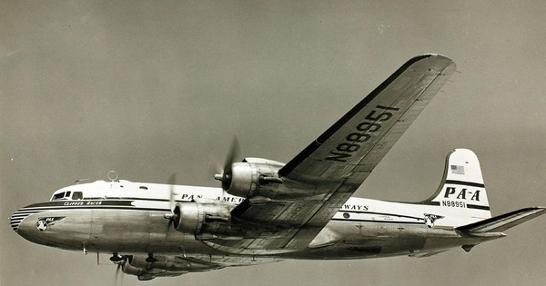 Sự việc bắt đầu vào năm 1955 khi một chiếc máy bay Pan Am Flight 914 cất cánh từ New York với 57 hành khách. Chiếc máy bay này bất ngờ biến mất và mất tích trong suốt 37 năm.