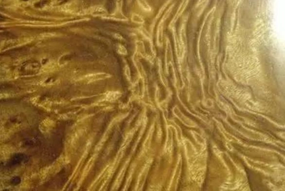 Tuy nhiên, thay vì giữ lại cho bản thân, giám đốc nhà máy đã quyết định giao lại kho báu này cho nhà nước.