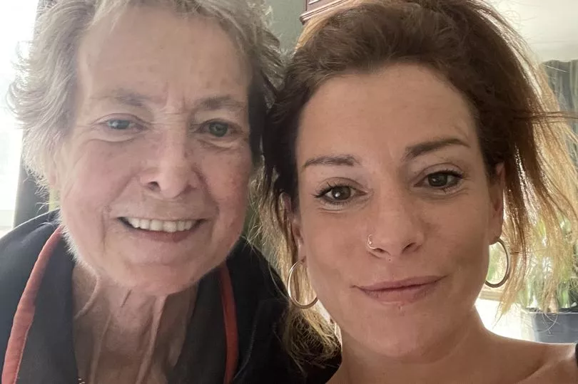 Vẫn chưa rõ ai đã vẽ bức chân dung này và lý do tại sao nó lại gây ra nhiều ám ảnh và sự hoài nghi như vậy. Câu chuyện này vẫn còn là một bí ẩn và đang thu hút sự quan tâm của nhiều người.