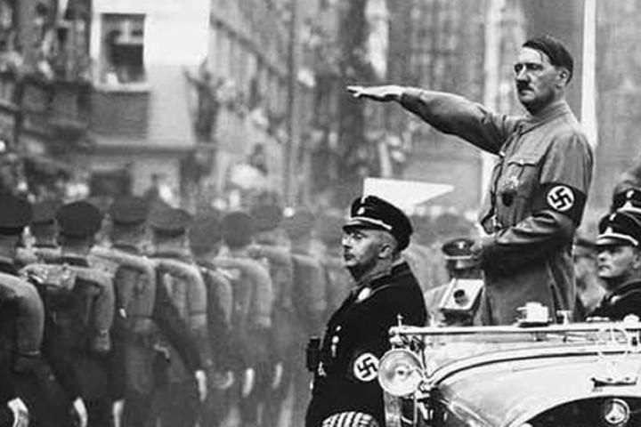 Cayce đã dự đoán sụp đổ của thị trường chứng khoán năm 1929, lên nắm quyền của Adolf Hitler ở Đức và sự xuất hiện của Thế chiến II.