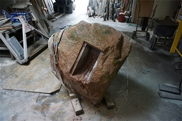 Ý tưởng này xuất phát từ một loại bếp cổ không sử dụng điện được cung cấp nhiệt từ lửa.