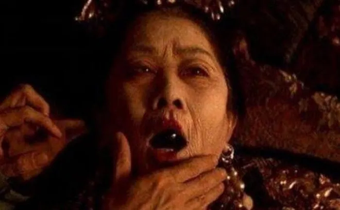 Sự việc này làm cho Tôn Điện Anh và đám lính chạy thục mạng vì sợ hãi.