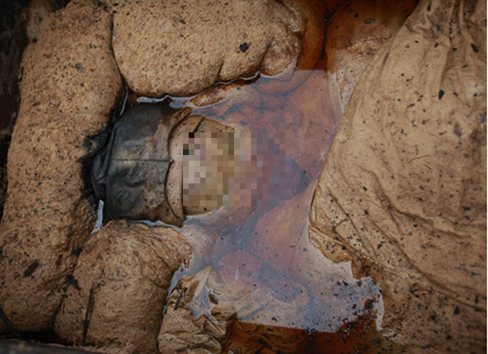 Thi thể có khả năng được bảo quản một cách tự nhiên khi ngôi mộ cổ ở nơi có điều kiện môi trường thích hợp.