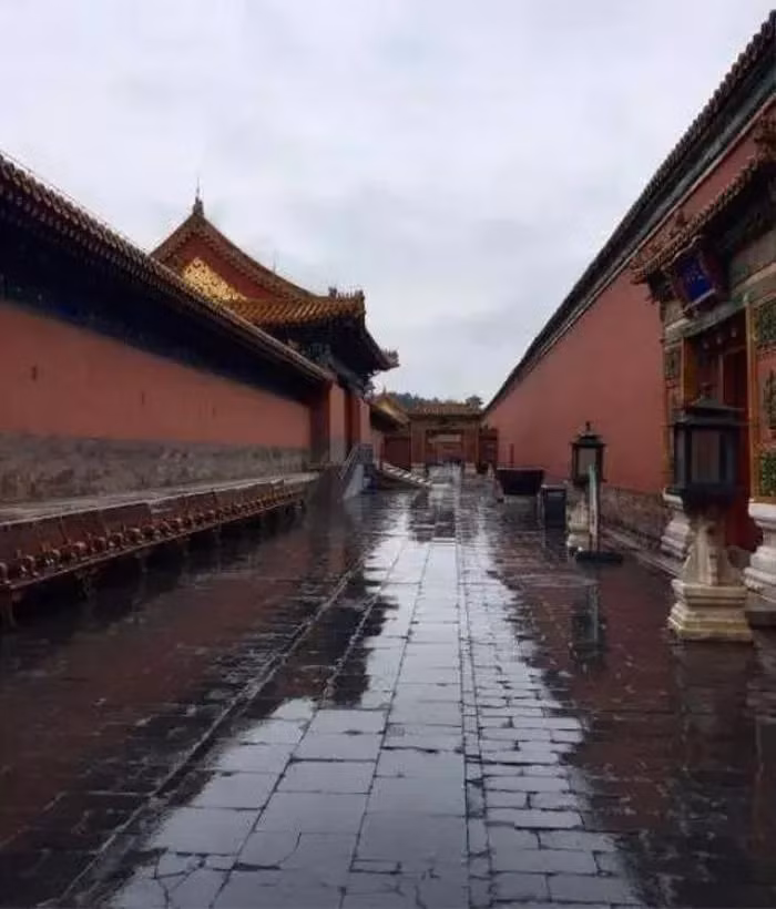 Mỗi viên gạch đã mất 720 ngày để chế tác, người thợ thủ công lát sàn đã bị tiêu diệt sau khi công việc hoàn thành.