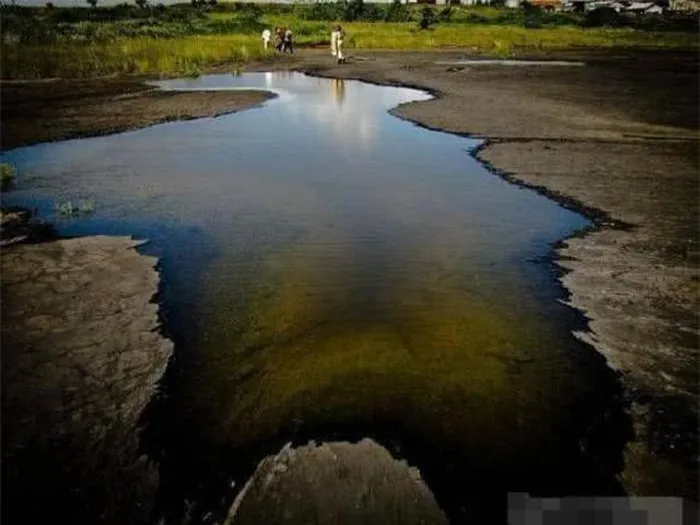 Theo số liệu, diện tích của hồ Pitch đã mở rộng ít nhất 1/3, đạt 40 ha hiện nay và nó vẫn tiếp tục mở rộng hàng năm 0,7 ha.