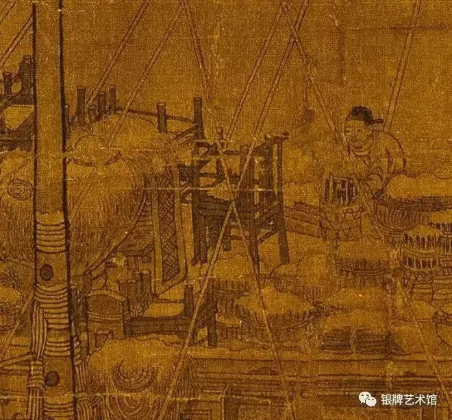 Họa sĩ Quách Trung Thứ đã sử dụng phương pháp vẽ nét để khắc họa từng chi tiết của con tàu, bao gồm cột buồm thẳng tắp, chắc chắn và dây cột kéo xuống từ nhiều hướng khác nhau.