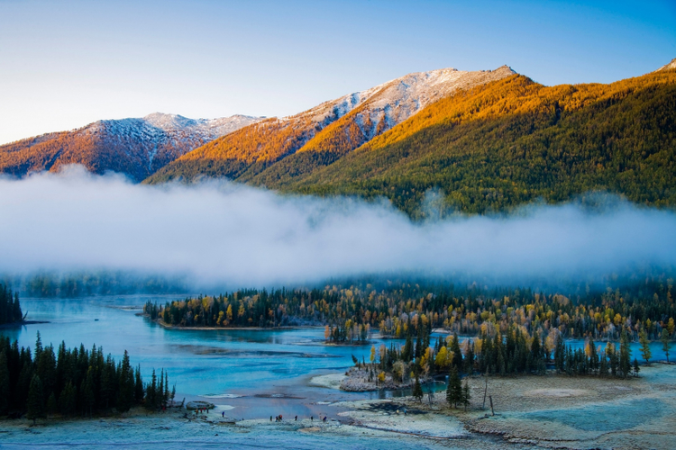 Ngoài ra, hồ Kanas còn có một truyền thuyết về "quái vật hồ" liên quan đến lịch sử của Thành Cát Tư Hãn.