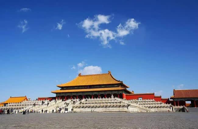 Kể từ đó, cơ quan quản lý Cố Cung đã quyết định không di chuyển cặp tượng đá này và người dân cũng coi đó là một điều kiêng kỵ.